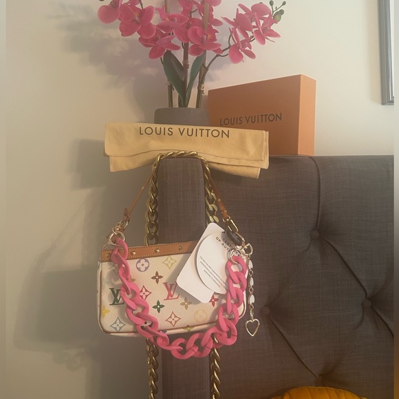 Louis Vuitton Handbags - Louis Vuitton White Luxury Takashi Murakami Pochette